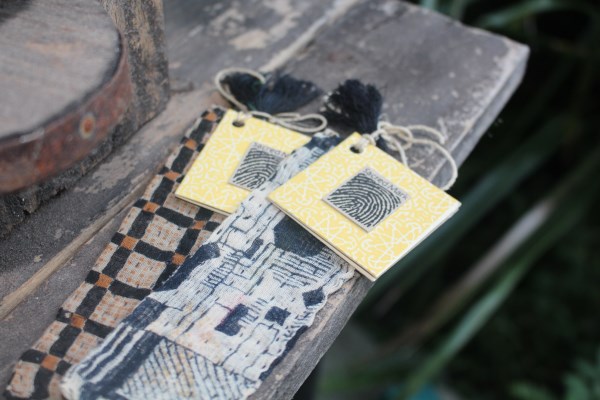 B-PR-FO11 Bookmark nashi kantha