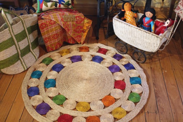 B-SH-DH84 Mat Jute Two Rainbows Diameter 110cms